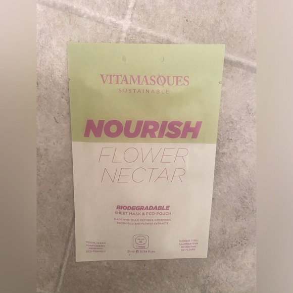 🆕 NEW✨ Vitamasques Bundle Glow Juicy Berries and Nourish Flower face Mask - Picture 3 of 5